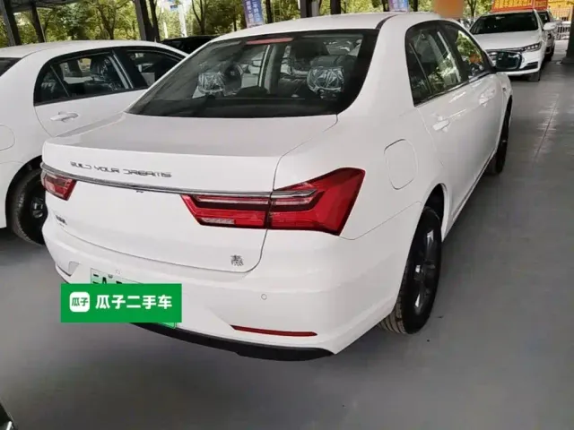BYD Qin — Фото автомобиля 6