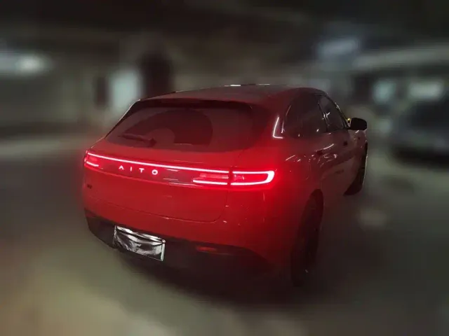 Aito M5 — Фото автомобиля 6
