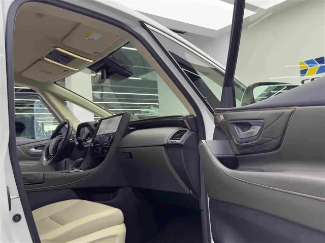 Toyota Alphard — Фото автомобиля 10