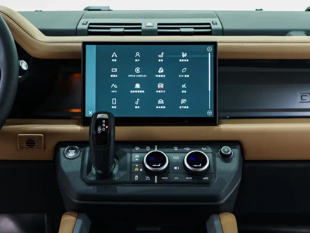 Land Rover Defender — Фото автомобиля 16