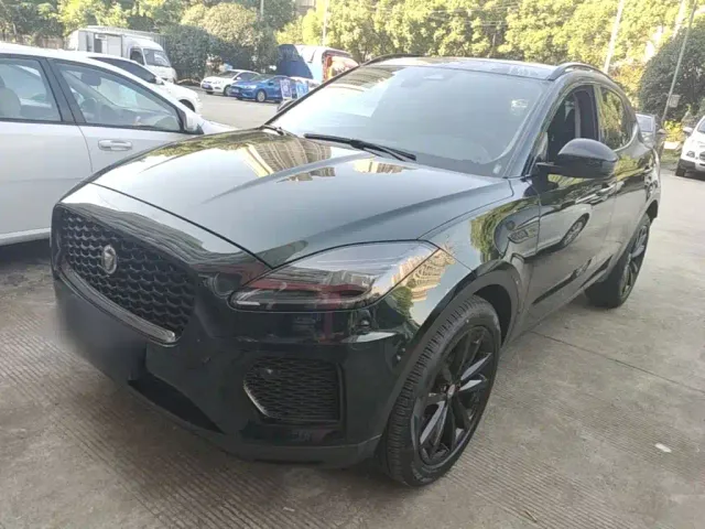 Фотография автомобиля — Jaguar E-PACE