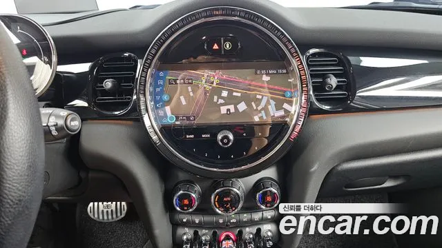 Mini Cooper Cooper 5 дверей Classic — Фото автомобиля 14