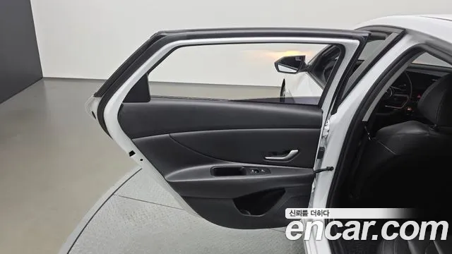 Hyundai AVANTE Modern — Фото автомобиля 21