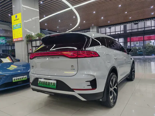 BYD Tang — Фото автомобиля 15