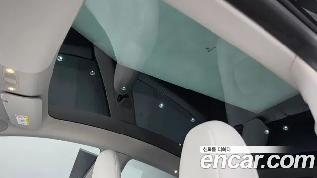 Tesla Model Y — Фото автомобиля 22
