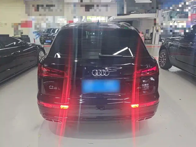 Audi Q5L — Фото автомобиля 5