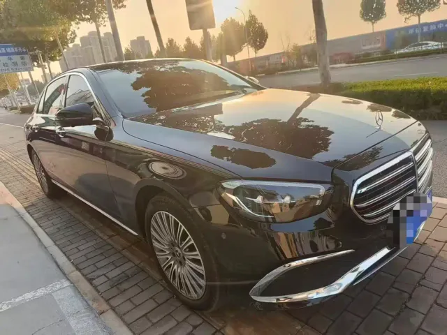 Mercedes-Benz E-Class — Фото автомобиля 2