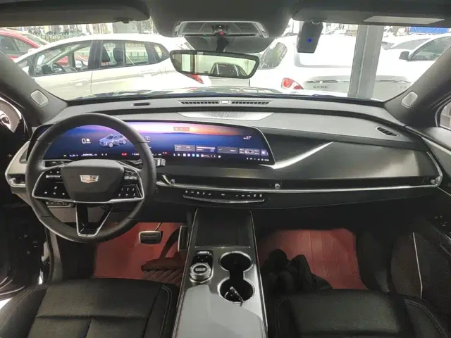 Cadillac XT5 — Фото автомобиля 9