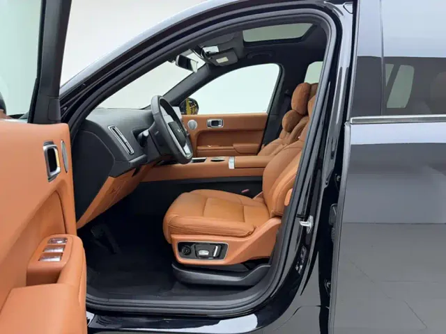 Li Auto L7 — Фото автомобиля 12