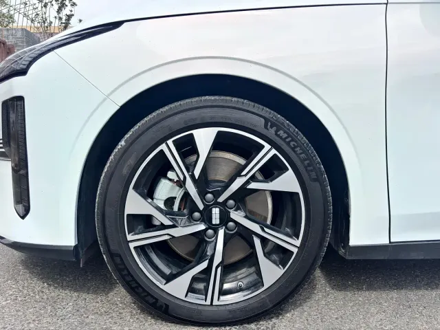 Geely Galaxy L6 — Фото автомобиля 11