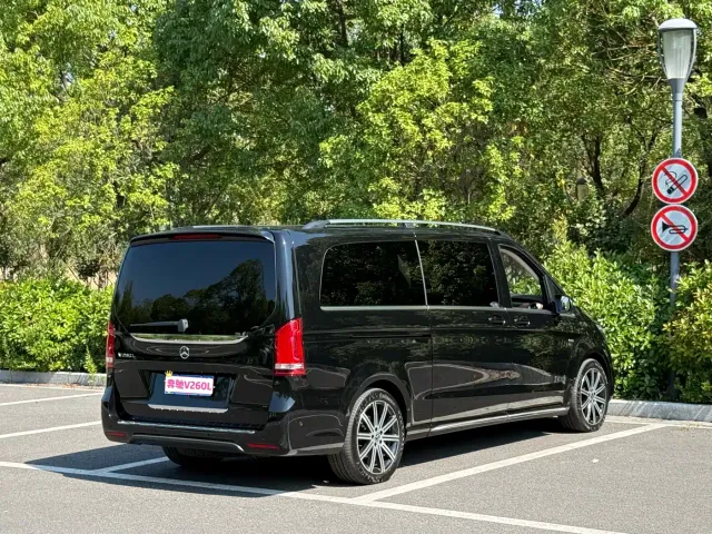 Mercedes-Benz V-Class — Фото автомобиля 5
