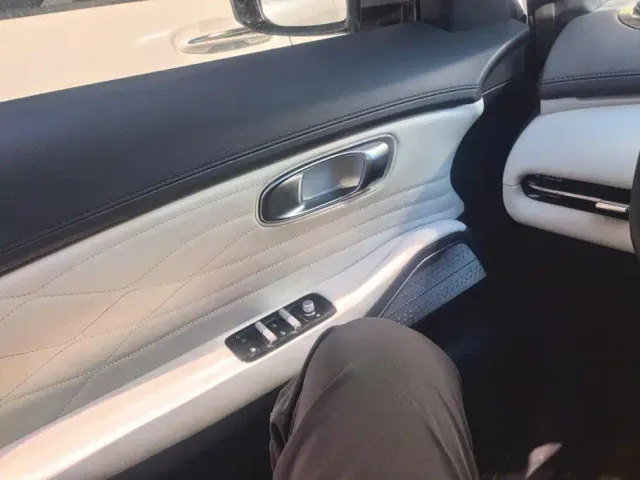 Geely Galaxy Starship 7 EM-i — Фото автомобиля 7