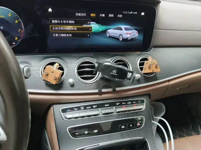Mercedes-Benz E-Class — Фото автомобиля 14