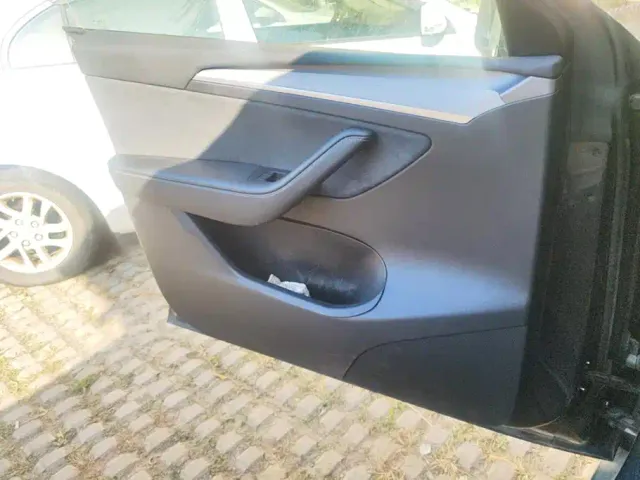 Tesla Model Y — Фото автомобиля 7