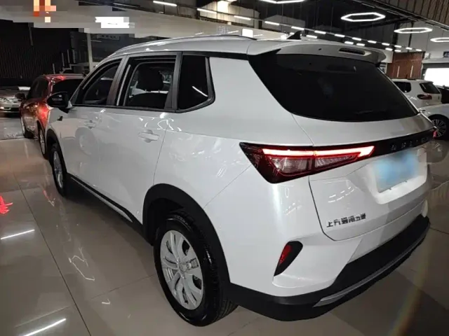 Wuling Asta — Фото автомобиля 4