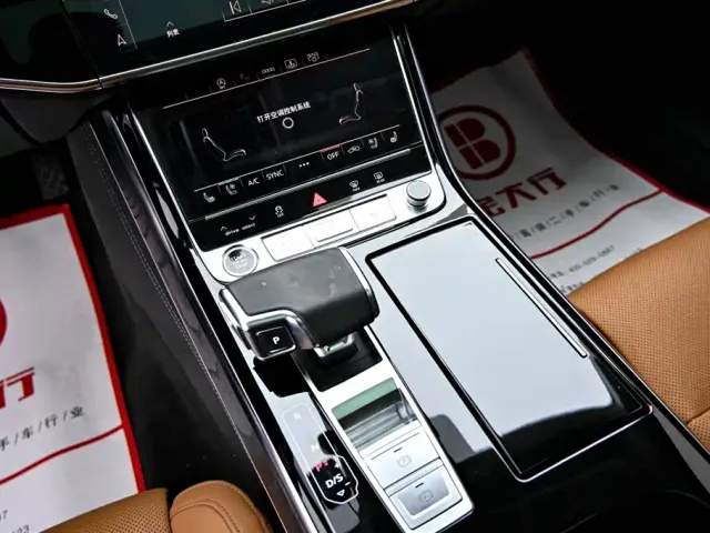 Audi A8 — Фото автомобиля 18