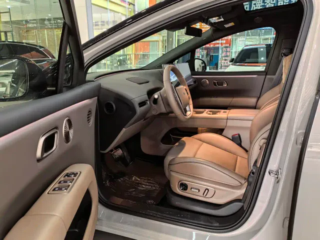 Li Auto i6 — Фото автомобиля 7