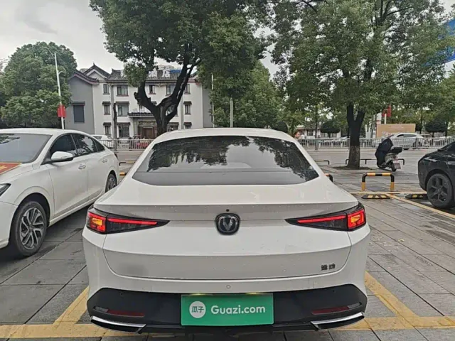 Changan Eado — Фото автомобиля 5