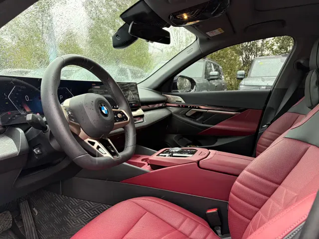 BMW 5 Series — Фото автомобиля 4