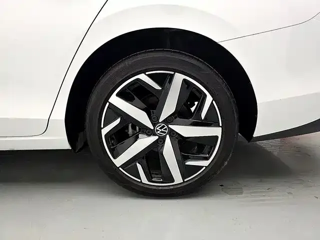 Volkswagen Lamando — Фото автомобиля 14