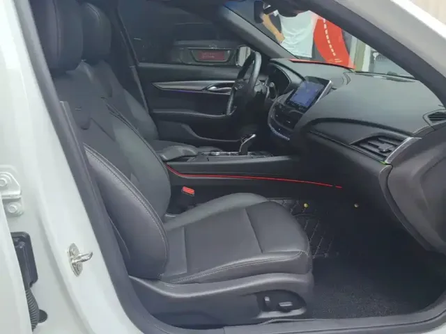 Cadillac CT5 — Фото автомобиля 24