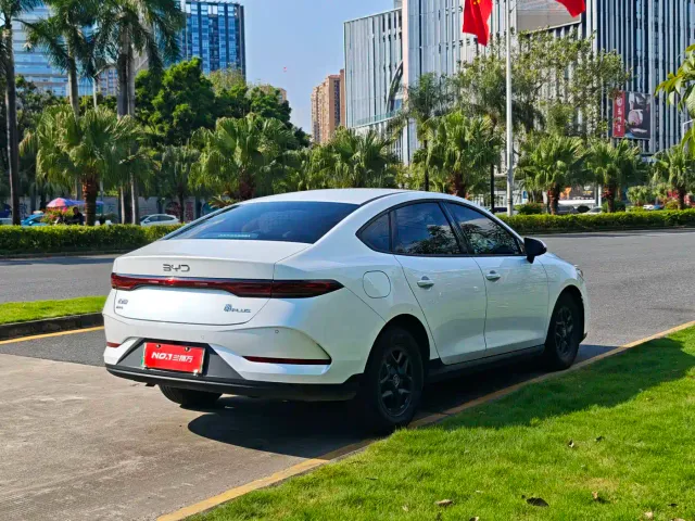 BYD Qin PLUS — Фото автомобиля 6