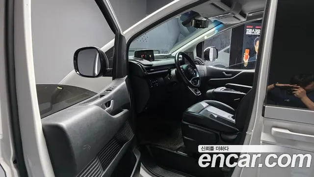 Hyundai Staria Staria 4WD Tourer 9 мест — Фото автомобиля 10