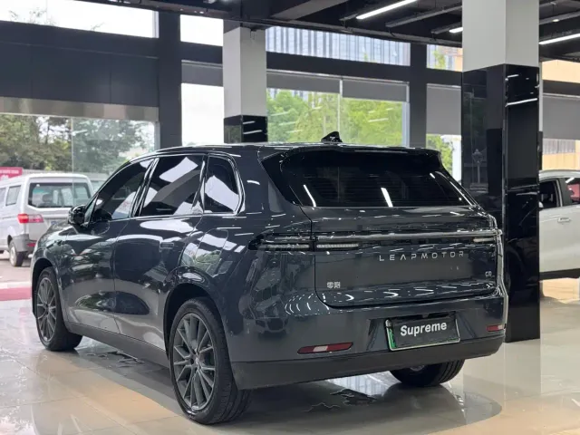 Leapmotor C10 — Фото автомобиля 5