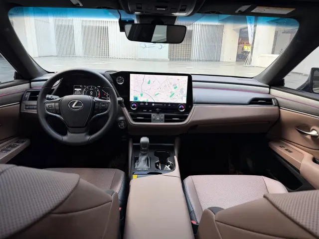 Lexus ES — Фото автомобиля 10