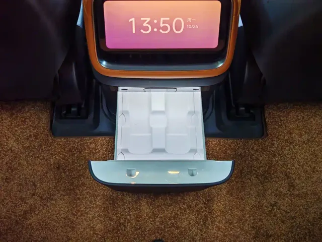 Xiaomi YU7 — Фото автомобиля 13