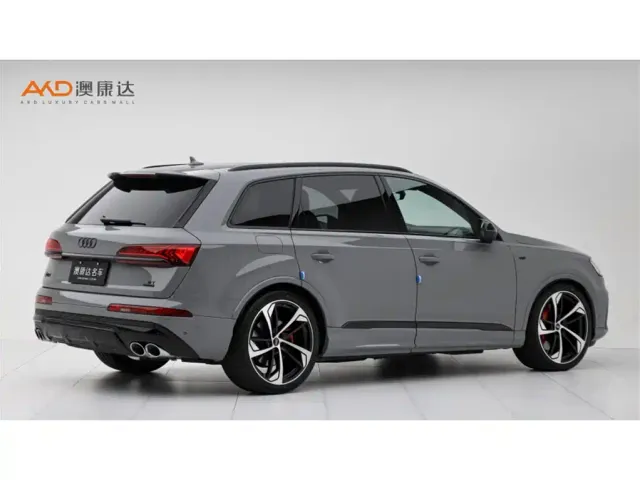 Audi SQ7 — Фото автомобиля 3