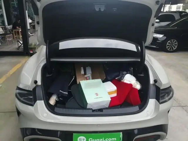 Xiaomi SU7 — Фото автомобиля 18