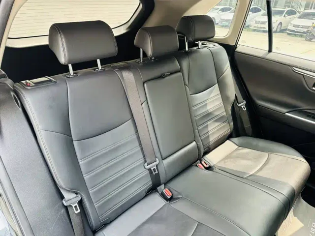 Toyota Wildlander — Фото автомобиля 8