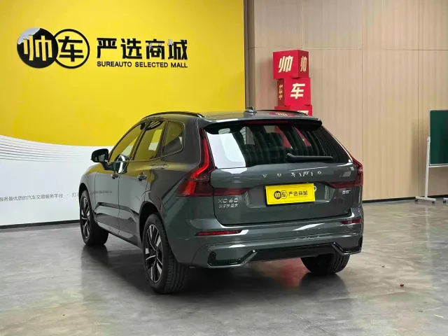 Volvo XC60 — Фото автомобиля 5