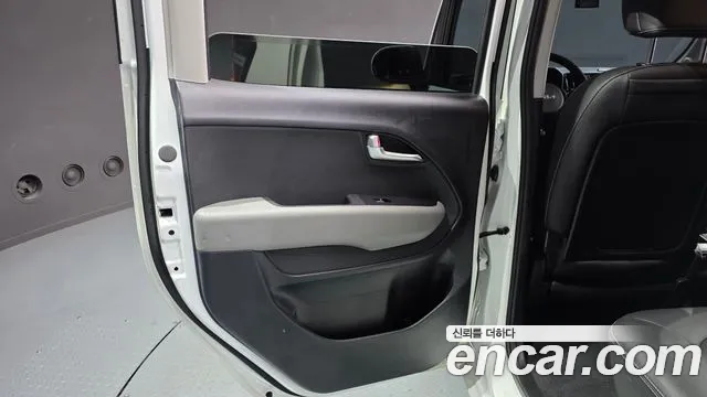 Kia RAY Новый Kia Ray Signature — Фото автомобиля 25