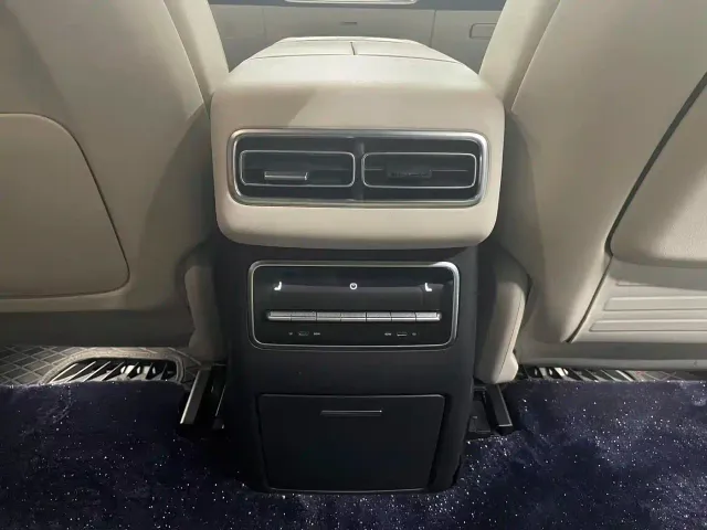 Li Auto L7 — Фото автомобиля 6