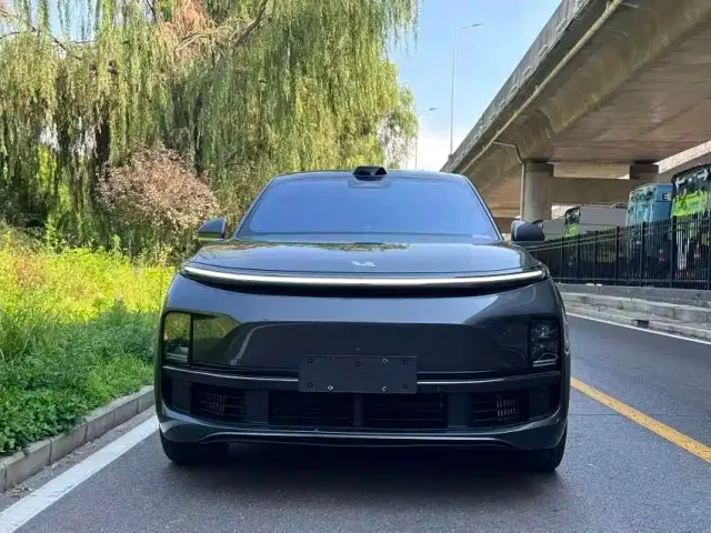 Li Auto L9 — Фото автомобиля 5