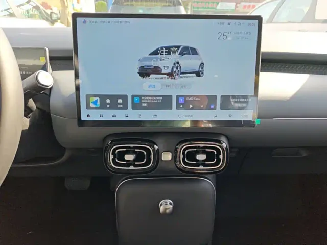 GAC Aion UT — Фото автомобиля 12