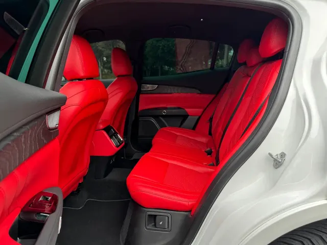 Maserati Grecale — Фото автомобиля 14