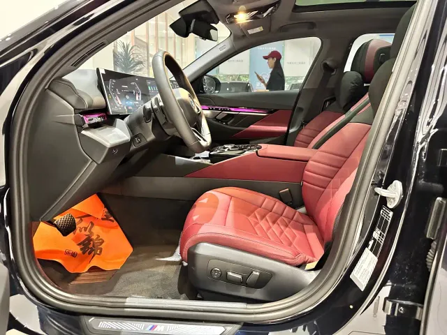 BMW 5 Series — Фото автомобиля 8