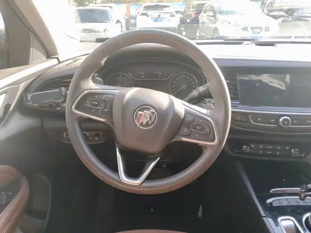 Buick Regal — Фото автомобиля 6