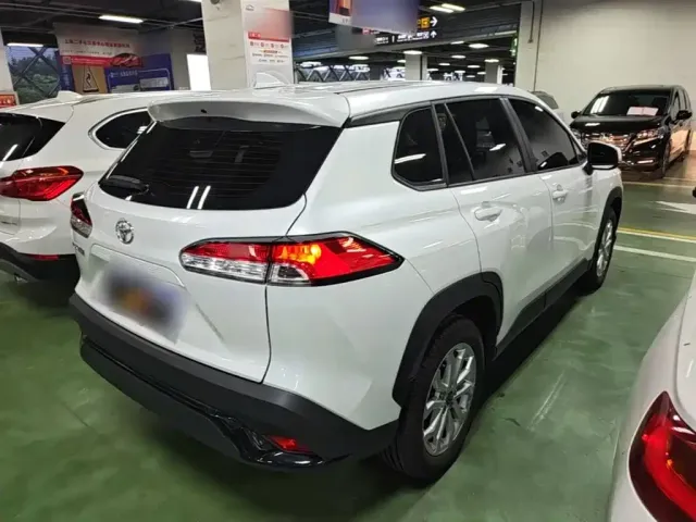 Toyota Frontlander — Фото автомобиля 6