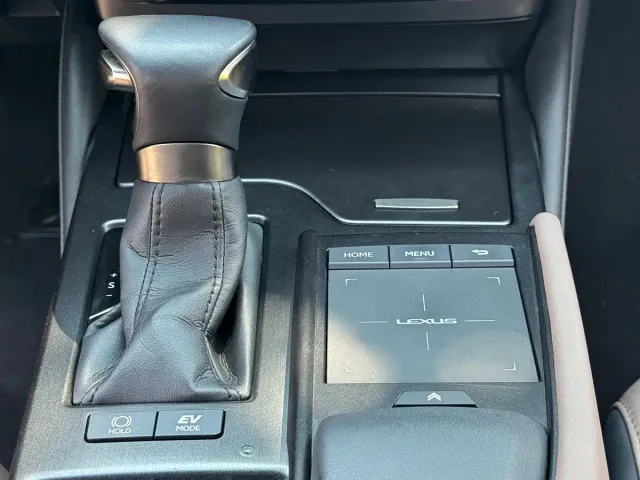 Lexus ES — Фото автомобиля 10