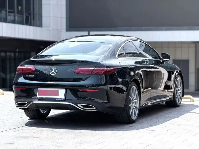 Mercedes-Benz E-Class — Фото автомобиля 7