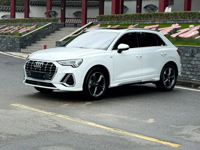 Фотография автомобиля — Audi Q3