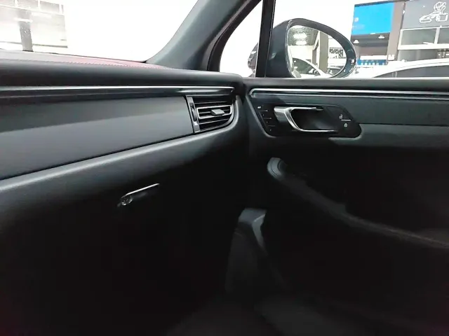 Porsche Macan — Фото автомобиля 15