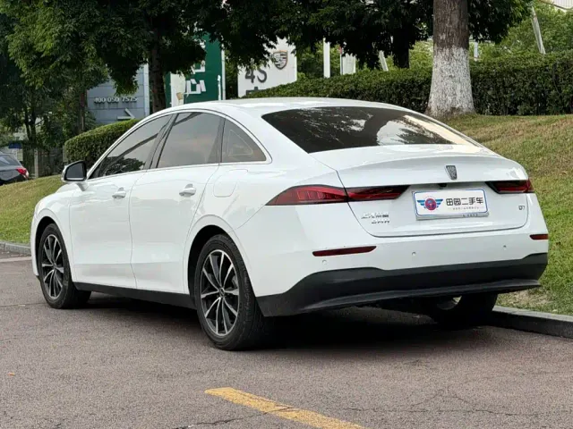 Roewe D7 — Фото автомобиля 4