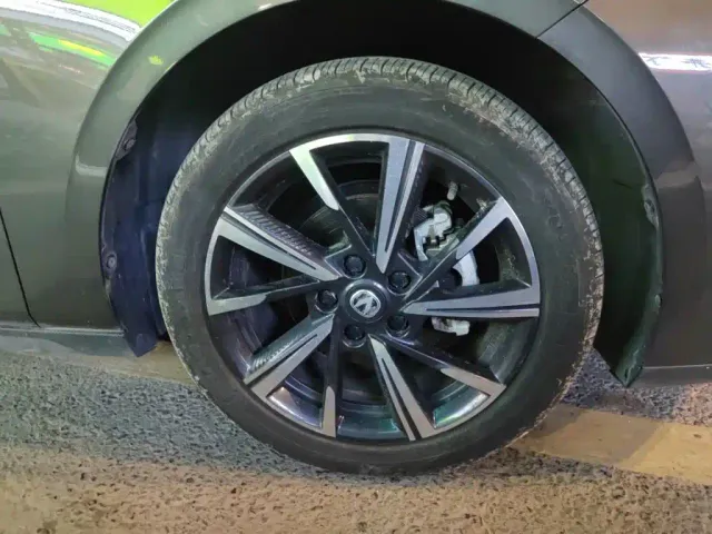 Changan Eado — Фото автомобиля 8