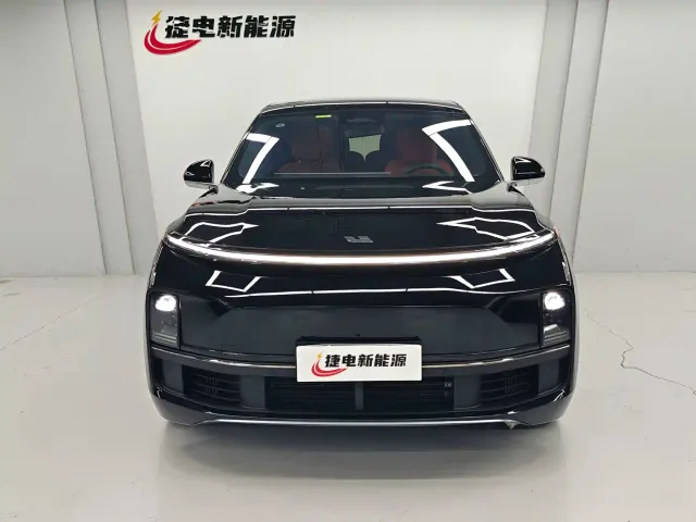 Li Auto L8 — Фото автомобиля 2