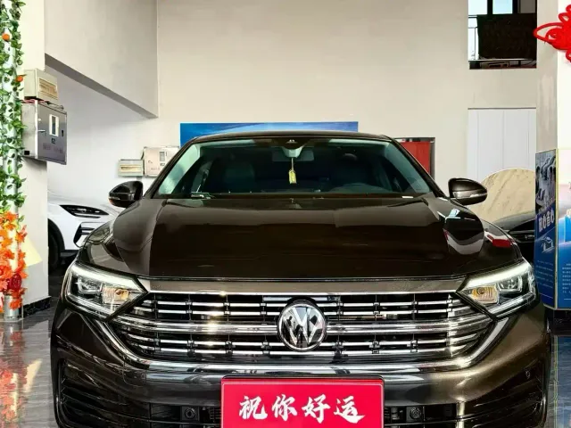 Фотография автомобиля — Volkswagen Sagitar